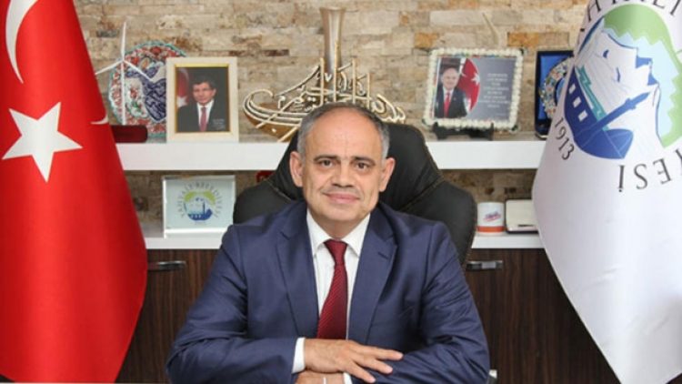 AKP’li ilçe belediye başkanına bıçaklı saldırı