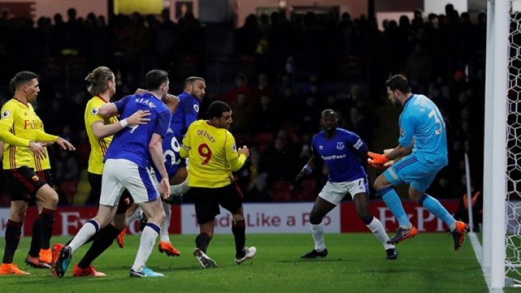 Cenk Tosun’lu Everton deplasmanda mağlup