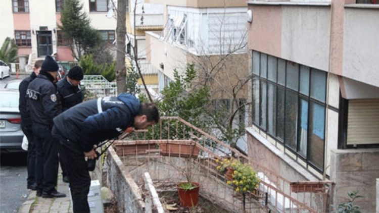 Beşiktaş’ta bir avukat evinin önünde silahlı saldırıya uğradı