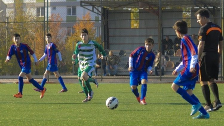 Skor 19-0 olunca hakem maçı 60. dakikada bitirdi