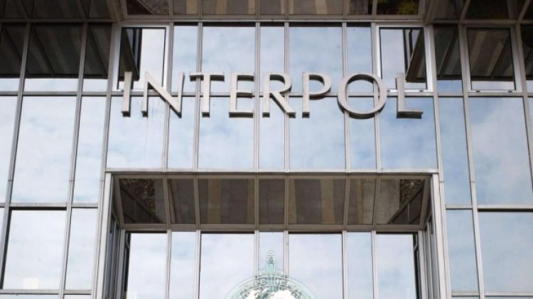 Interpol, Türkiye’den gelen kırmızı bültenleri beklemeye aldı