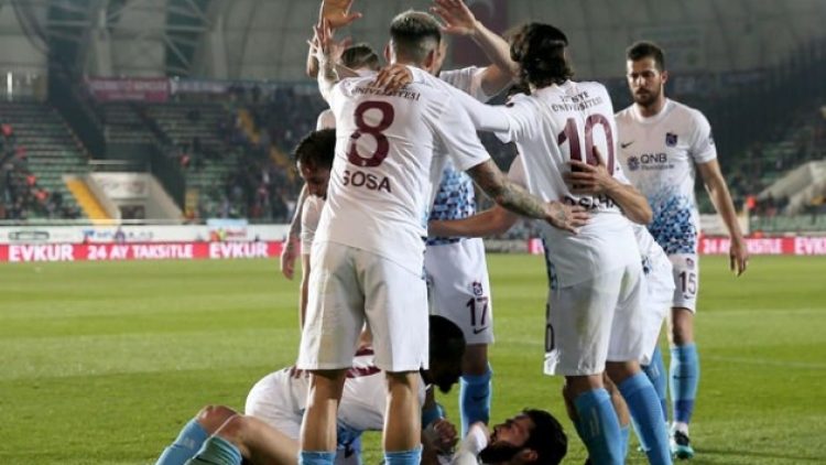 Fırtına Akhisar’ı kolay geçti