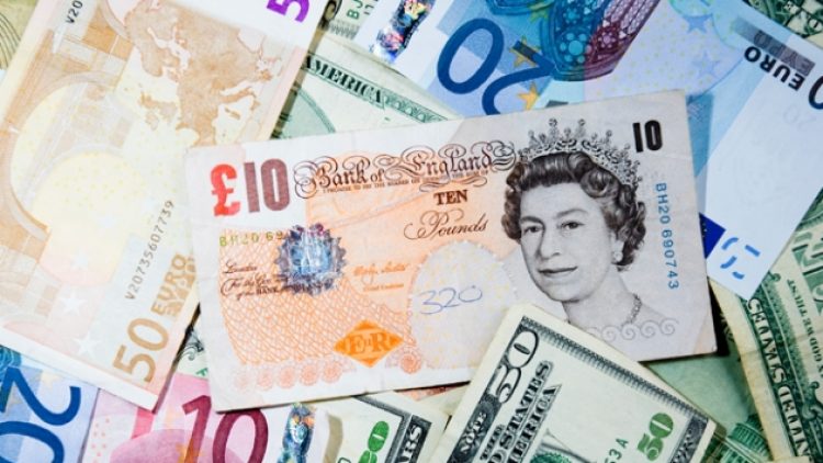 Euro ve sterlin tüm zamanların rekorunu kırdı