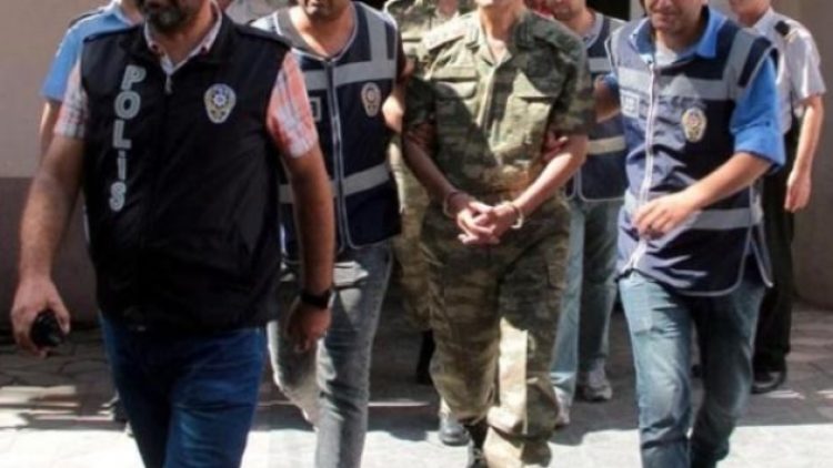 35’i muvazzaf 1’i KHK ile ihraç edilmiş 36 askere gözaltı kararı