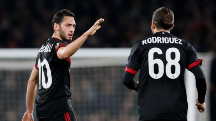 Arsenal Milan maçında Hakan Çalhanoğlu’nu çıldırtan olay!