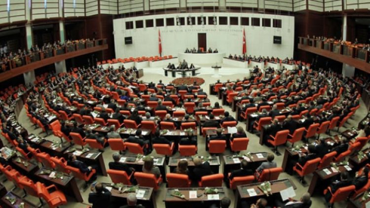 AKP’den RTÜK’e: Meclis’ten geçirdiğimiz yasa hakkında bilgi verir misiniz?