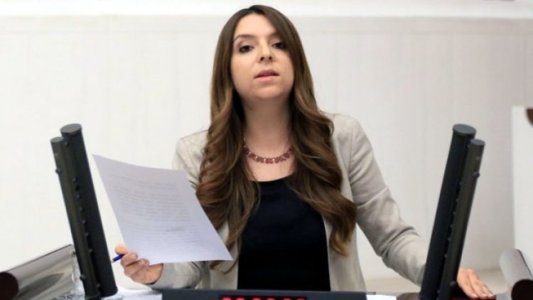 HDP’li Burcu Çelik Özkan’a 7 yıl 3 ay hapis cezası