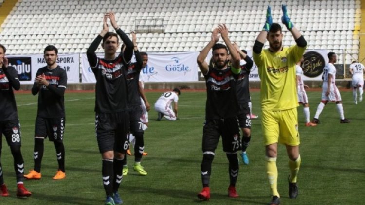 Grandmedical Manisaspor, hurda eşyaları satıyor