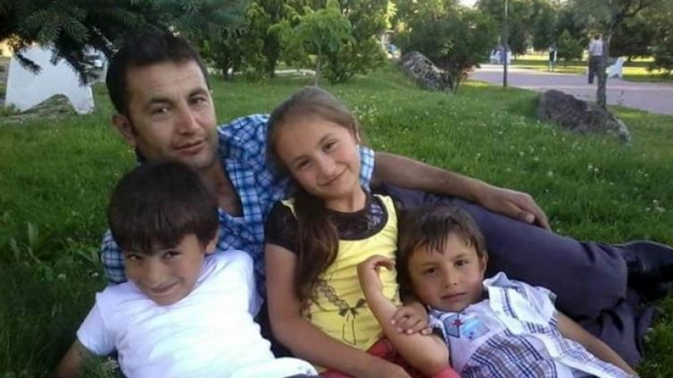Gölete düşen otomobilde 3 çocuğuyla birlikte öldü