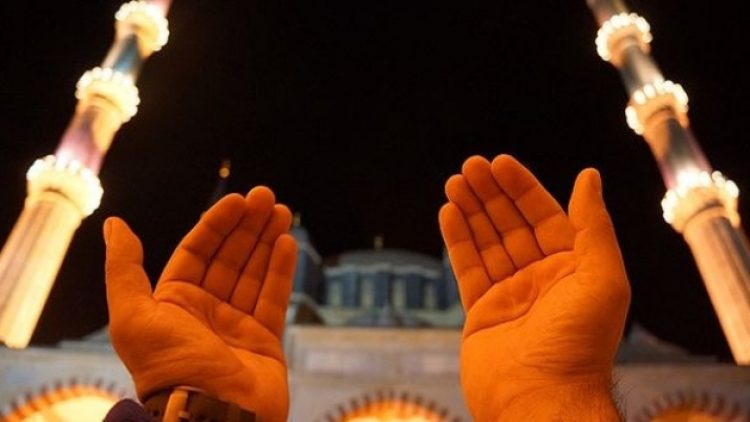 Bu gece Miraç Kandili! Bu gece ne yapmalı?