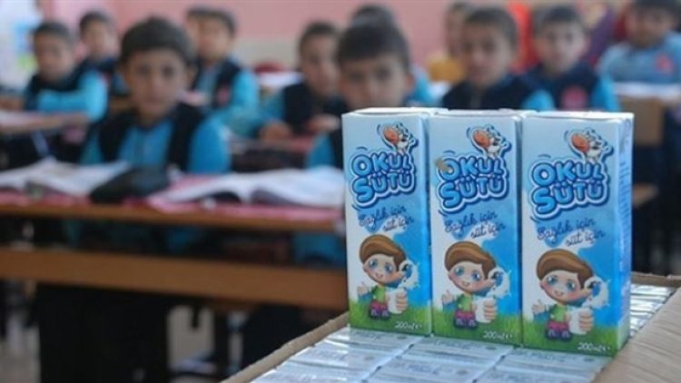 Öğrenciler tarihi geçmiş sütten zehirlendi