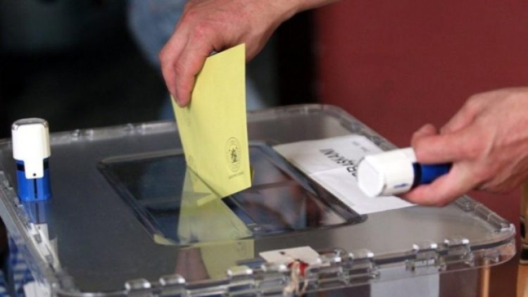 Seçim çalışmaları resmen başladı; YSK ihaleye çıkıyor