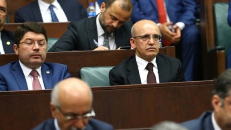 Mehmet Şimşek’in de aralarında bulunduğu 22 AKP’li vekil, tekrar aday olamıyor