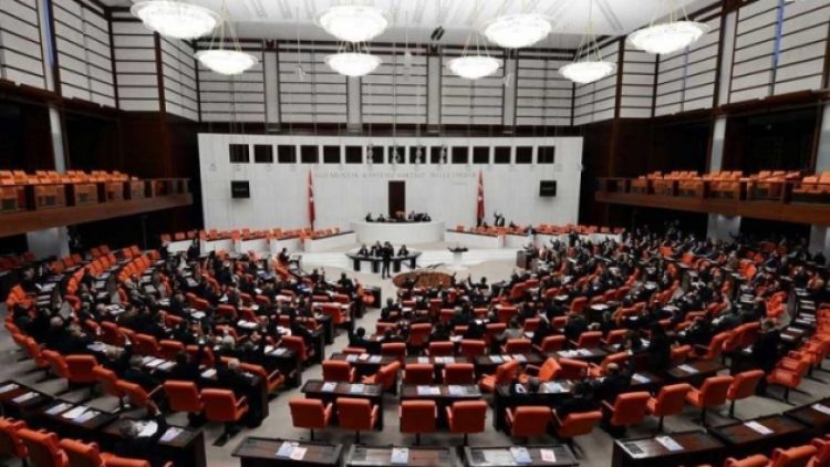 Erken seçim teklifi Meclis’ten geçti