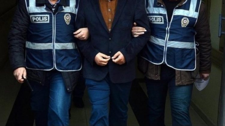 İstanbul Üniversitesi’nde 6 akademisyene daha gözaltı, 3 kişi aranıyor