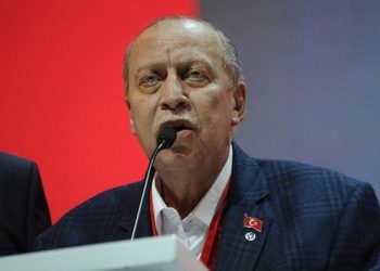 Yaşar Okuyan Vatan Partisi’nden istifa etti