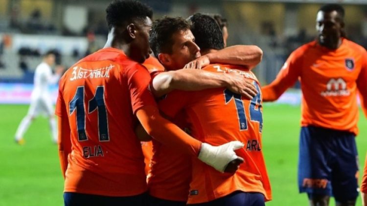 Maça biletsiz seyirci alan Başakşehir için verilen karara büyük tepki!