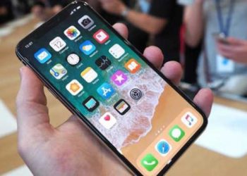 Apple, iPhone X’le akıllı telefon piyasasında darbe yedi