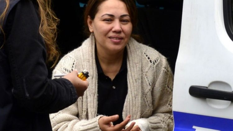 Eski eşine kızgın yağ ve satırla saldıran kadına 20 yıl hapis