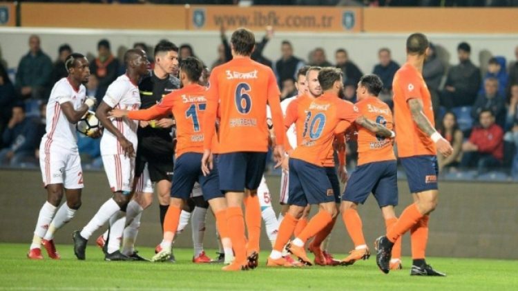 Başakşehir’e şampiyonluk yolunda Sivas darbesi