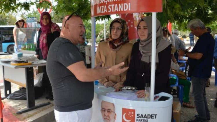 Cumhurbaşkanı adayı Karamollaoğlu, 70 bin imzaya ulaştı