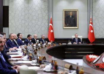 Bakanlar kuruluna KHK yetkisi Meclis’ten geçti