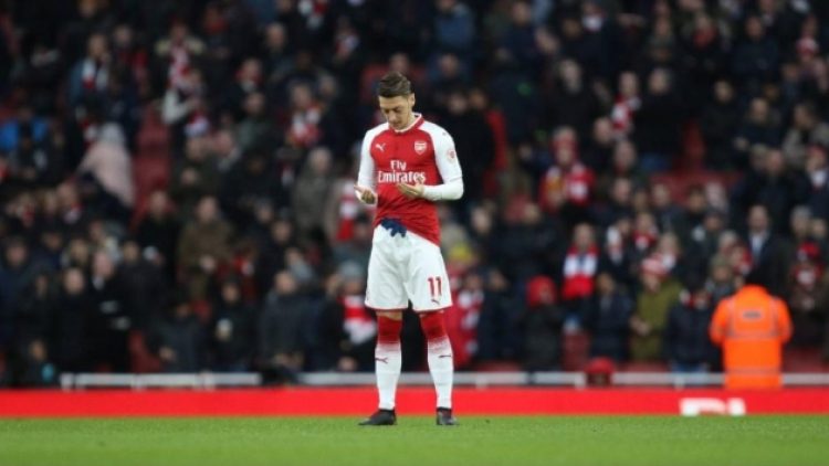 Arsenal’den Mesut Özil’li Ramazan mesajı