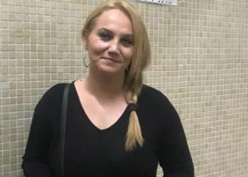 Pınar Aydınlar çıplak aramayı kabul etmediği için darp edildi
