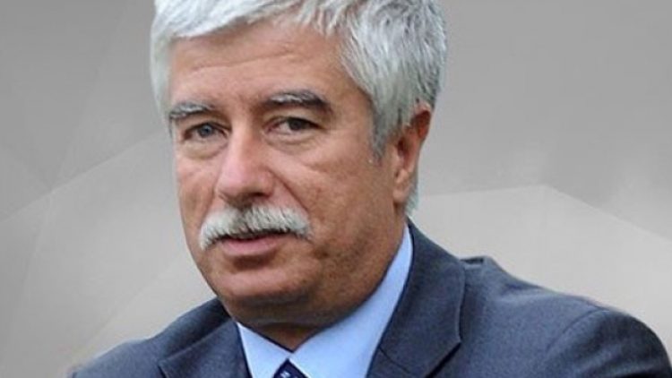 Hürriyet okur temsilcisi Ahmet Hakan’a ‘Haddini’ bildirdi: Gazetecilik sınırlarını aştı