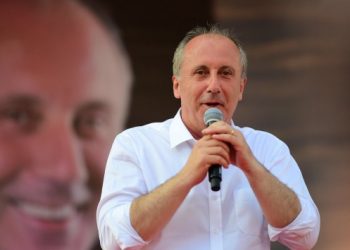 ‘Hulusi Akar’ı ziyaret etsem o da görevden alınır mı?’