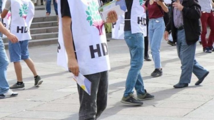 Van’da seçim çalışması yürüten HDP’liler gözaltına alındı