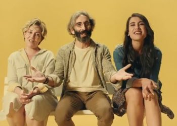 Ünlülerden sandığa çağrı: Gündüz sandık başına, akşam sandık peşine