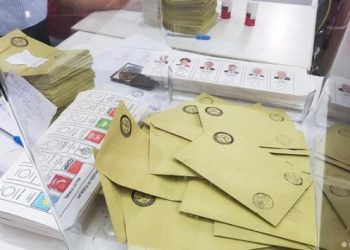 Almanya’da seçime katılım arttı
