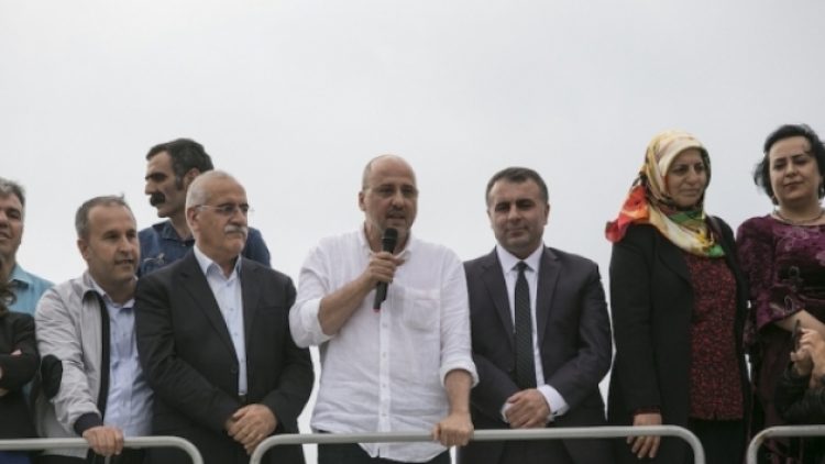 Ahmet Şık’tan Erdoğan’a: Hiç utanmadan “çözüm sürecini HDP bitirdi” diyor