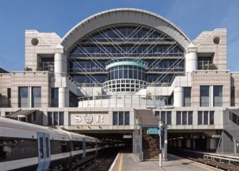 Londra’da bomba paniği; Tren istasyonu boşaltıldı