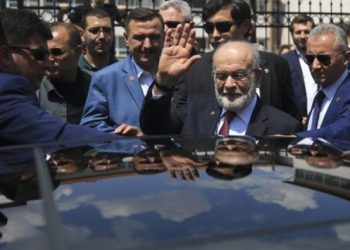 Karamollaoğlu’nun 4 koruması bir anda çekildi