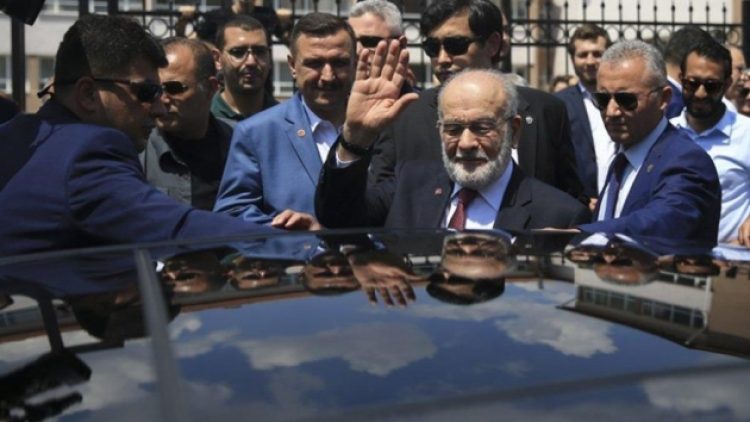 Karamollaoğlu’nun 4 koruması bir anda çekildi