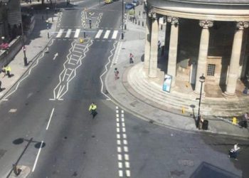 Londra’da bomba yüklü araç paniği