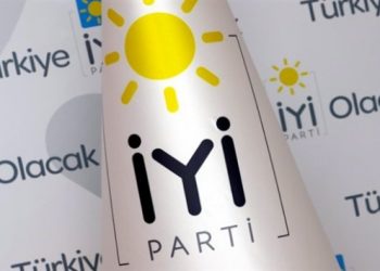 İYİ Parti kurucularından istifa etti