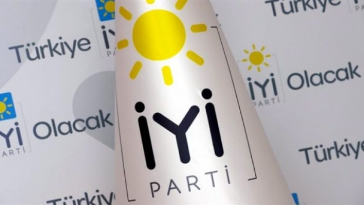 İYİ Parti kurucularından istifa etti