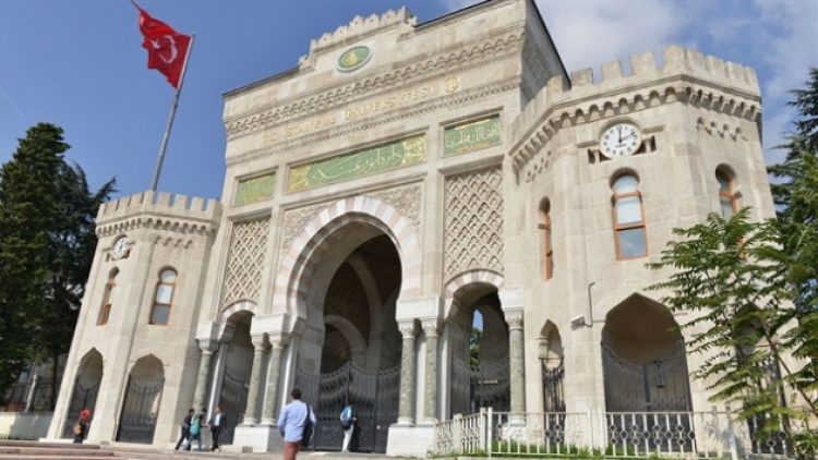 Rektörlüğe profesörlük şartı geri getirildi