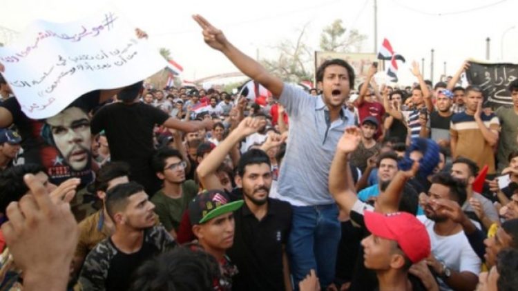 Irak’ta protestolar sürüyor: İki kişi daha hayatını kaybetti!
