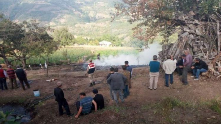 3 kişi evlerinde yanarak can verdi