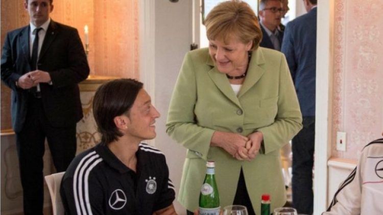 Almanya Başbakanı Merkel: Mesut Özil’in kararına saygı duyuyorum