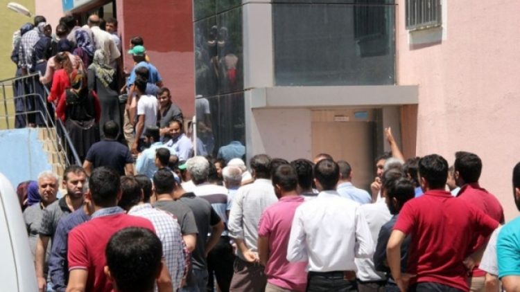 Diplomalı işsizler gelecekten umutsuz