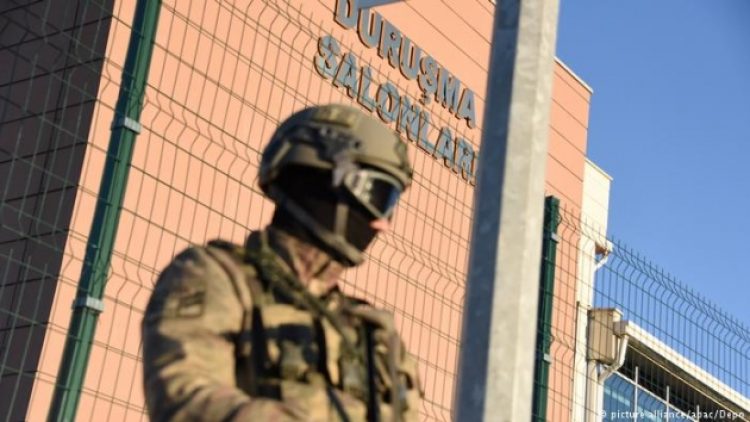 Basın için bayram mı özgürlük mücadelesi mi?