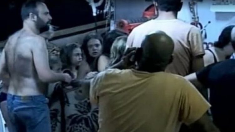 Morgda aradığı kızlarını televizyonda gördü