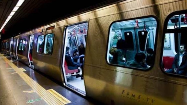 İstanbul’da metro seferi yağış sebebiyle durdu