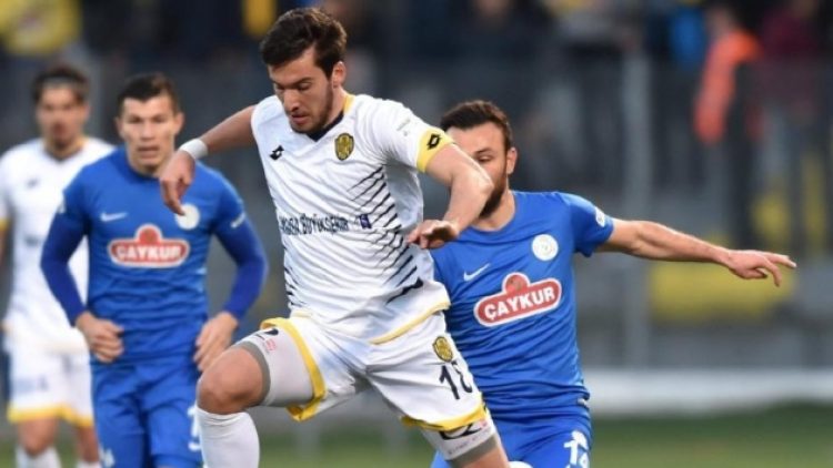 Beşiktaş genç golcüyü bitirdi!