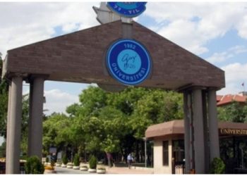 19 Üniversite çalışanına gözaltı